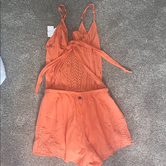 Rip curl romper - Picture 2 of 2